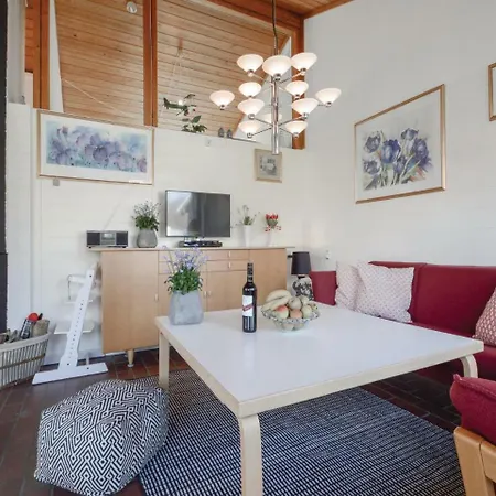 Two-bedroom In Hébergement de vacances *